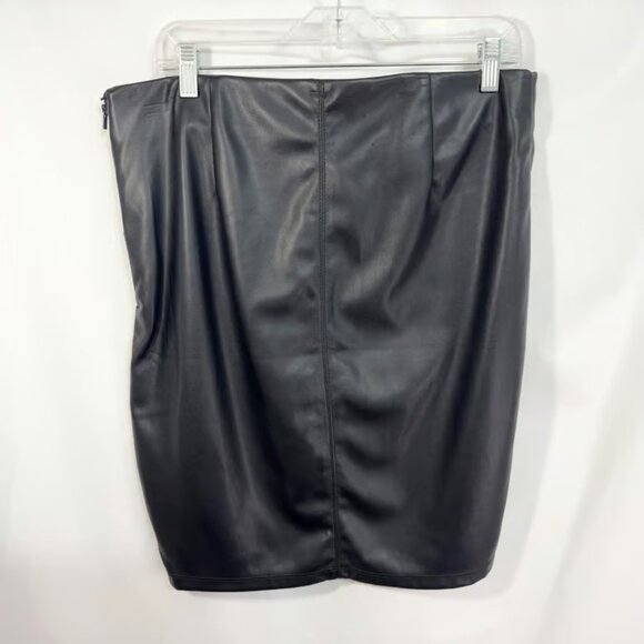 Liverpool Los Angeles Size 12P Faux Leather Skirt Vegan Black Pencil Edgy - Picture 2 of 3